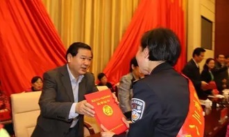 熱烈祝賀宜昌華爾食品公司董事長彭琴靜當(dāng)選為宜昌市婦女聯(lián)合會(huì)第五屆執(zhí)行委員會(huì)委員之一 餅干廠,曲奇餅干廠,夾心餅干廠,餅干公司,餅干廠家批發(fā),散裝定量裝禮盒裝餅干廠