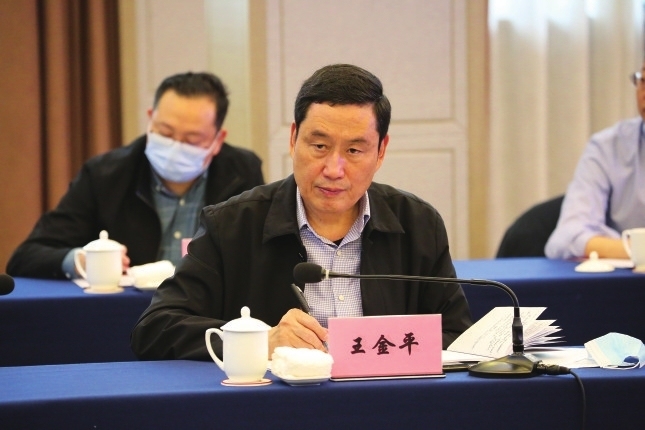 宜昌市商務(wù)局局長(zhǎng) 覃揚(yáng)波以時(shí)不我待的使命感,推進(jìn)商務(wù)一體化協(xié)同發(fā)展